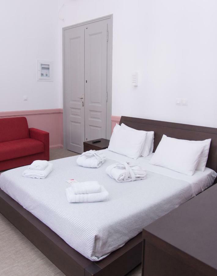 Douskos Guesthouse Гідра Екстер'єр фото