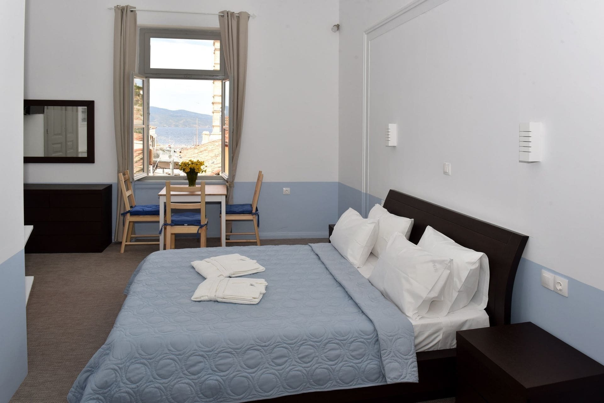 Douskos Guesthouse Гідра Екстер'єр фото