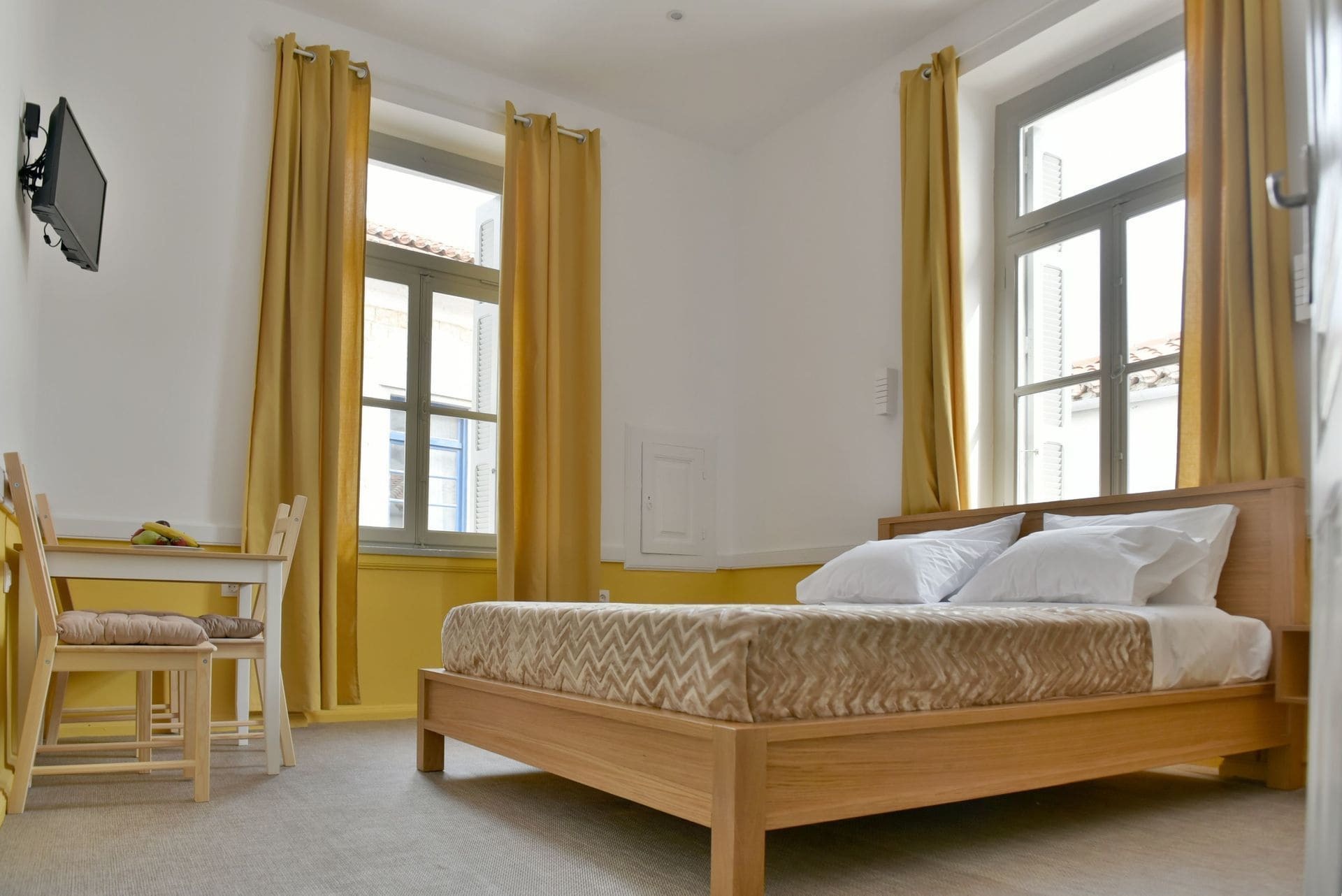 Douskos Guesthouse Гідра Екстер'єр фото